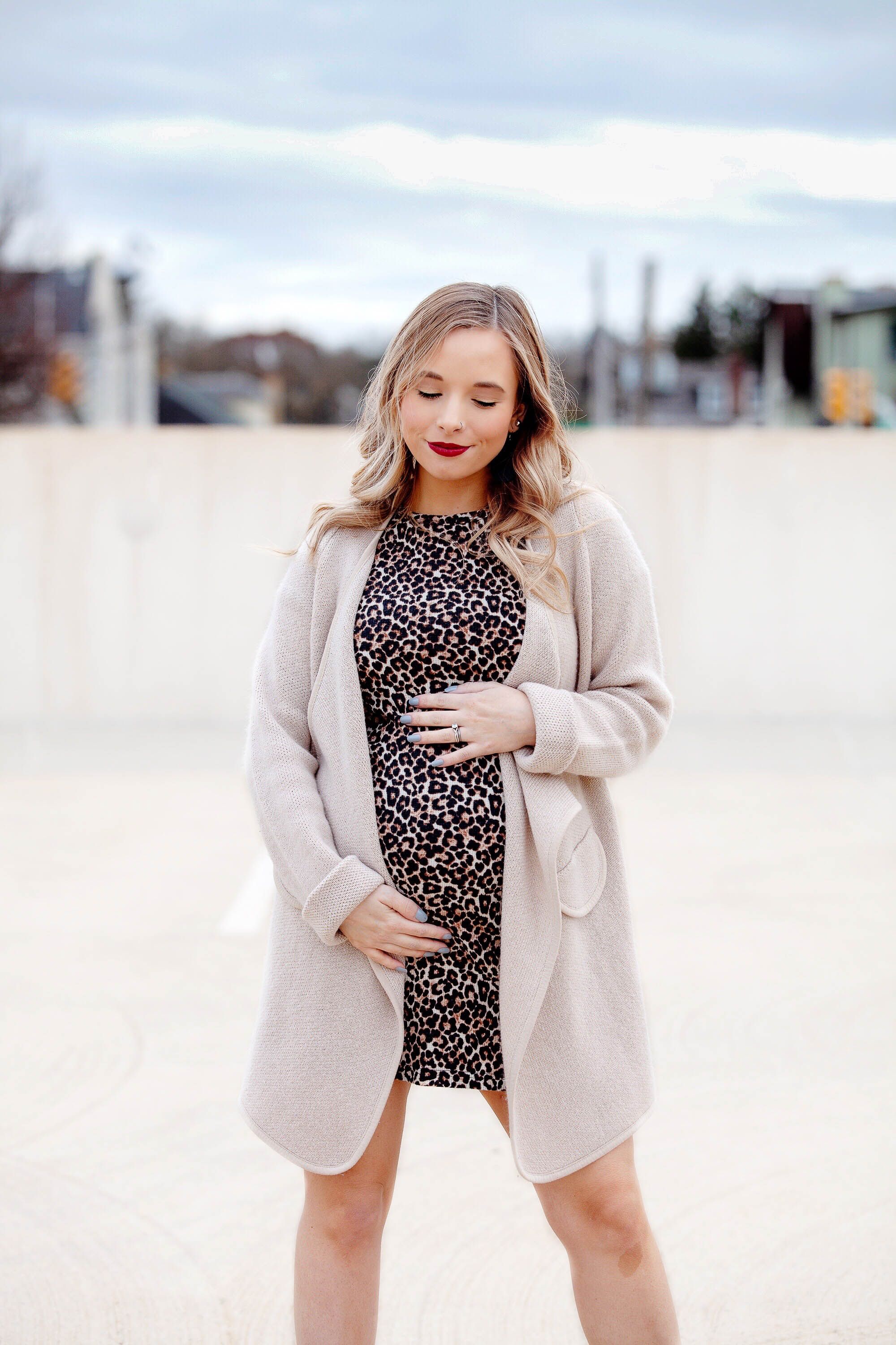 5 Flattering Maternity Looks for the Petite Mommy-to-Be