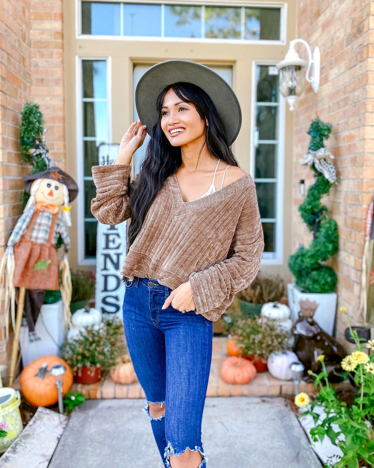Fall in Love With These Comfy Cute Petite Outfits to Wear This Thanksgiving